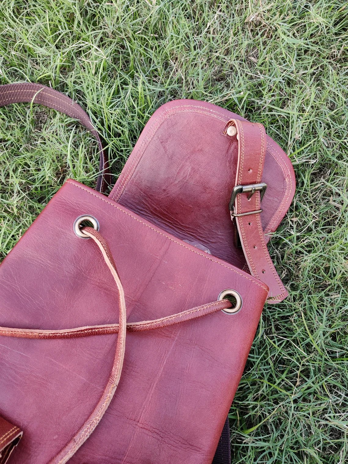 Full-grain Leather Backpack Soft Travel Laptop Rucksack With Comfortable Use For Daily Commute Or Outdoor Adventures For Sale