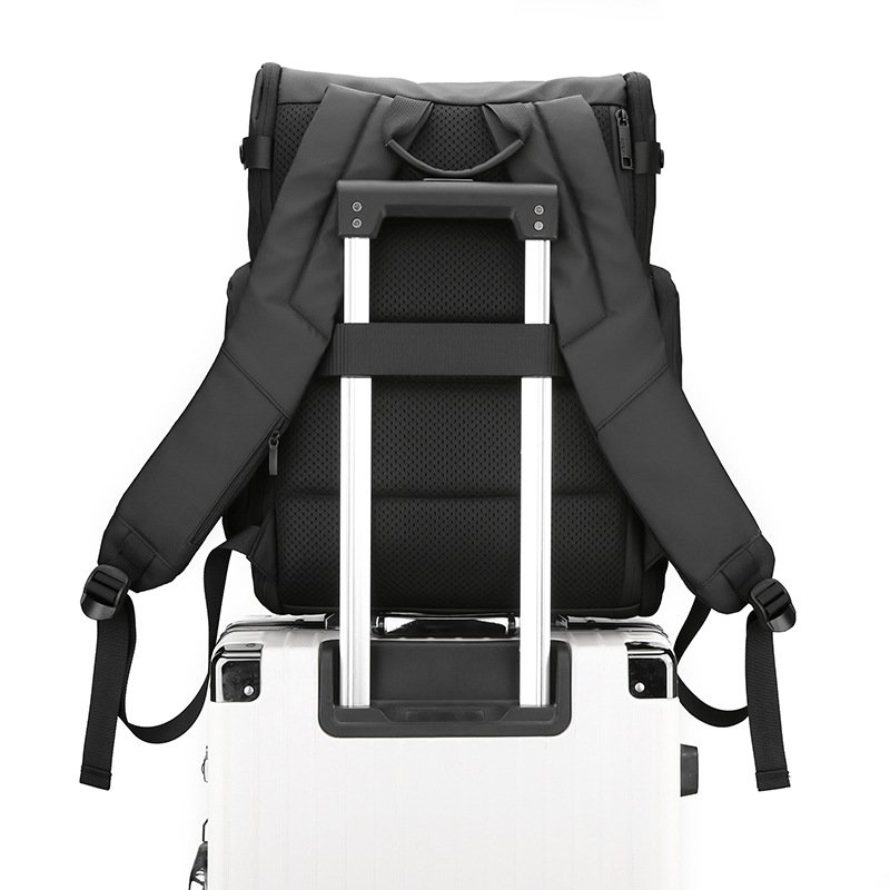Factory Direct Sales New Style Black Men's Laptop Backpack One Piece PU Leather Custom Logo Outdoor Travel Backpack