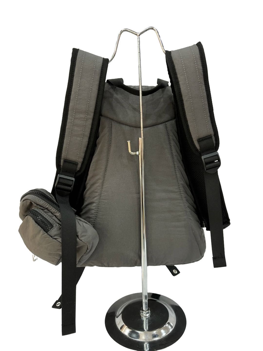 Large capacity backpack