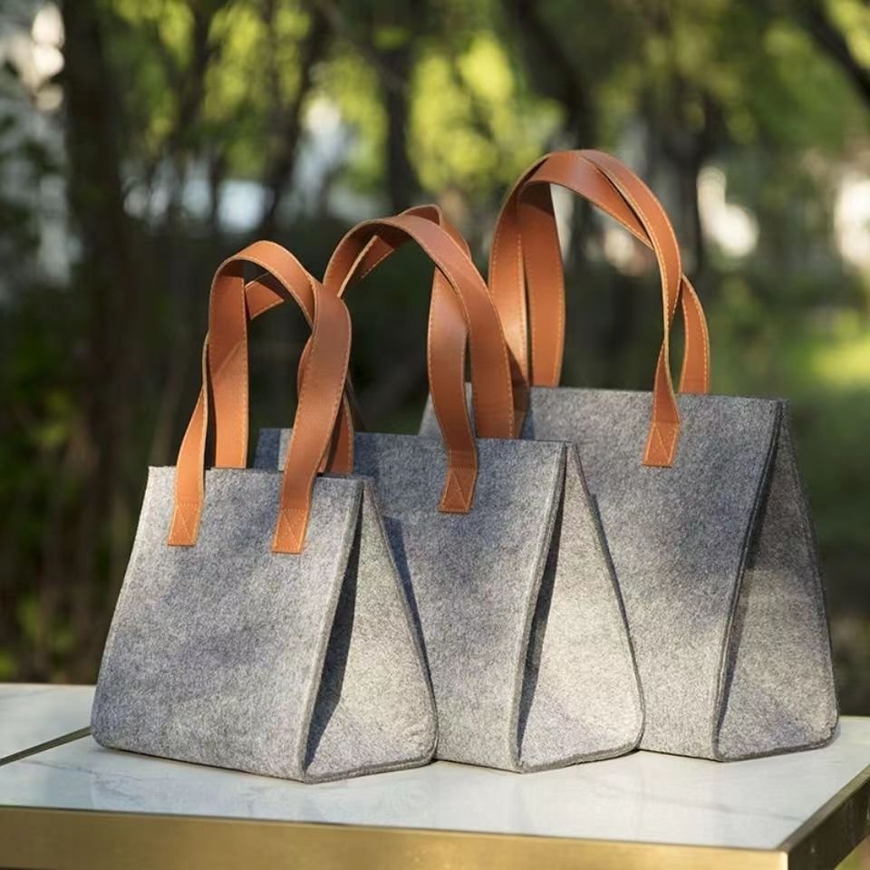 Leisure Commuting Tote Felt bag Is A Must-have For Going Out And Can Be Customized In Color And Size