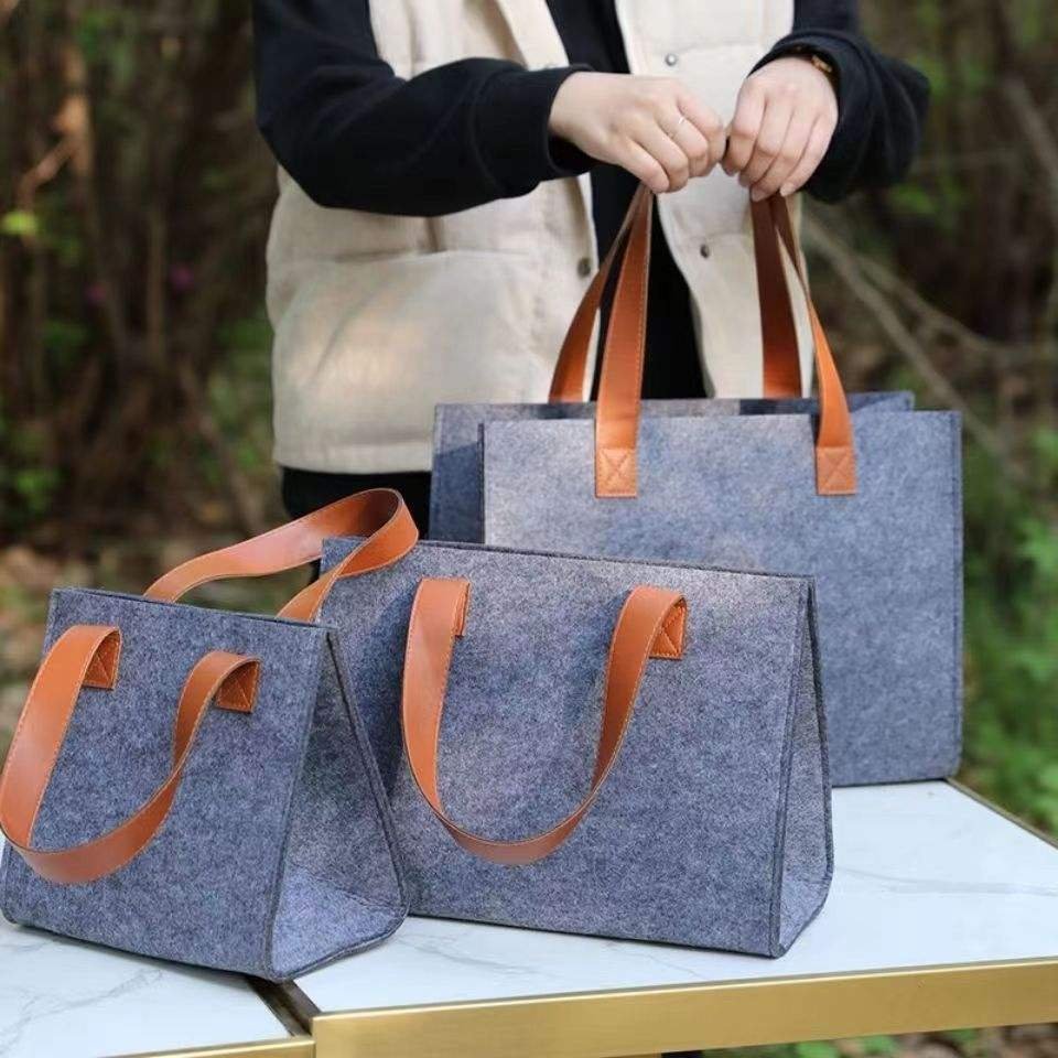 Leisure Commuting Tote Felt bag Is A Must-have For Going Out And Can Be Customized In Color And Size