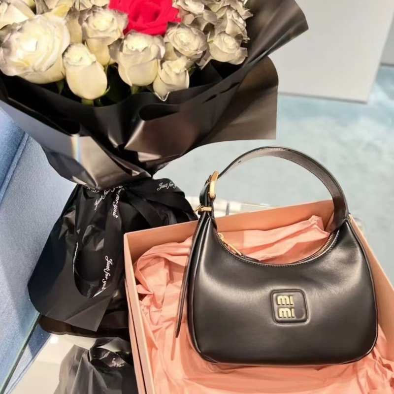 Luxury miu home top quality vintage single shoulder women's bag 2024 new portable trend crossbody hand carry underarm bag