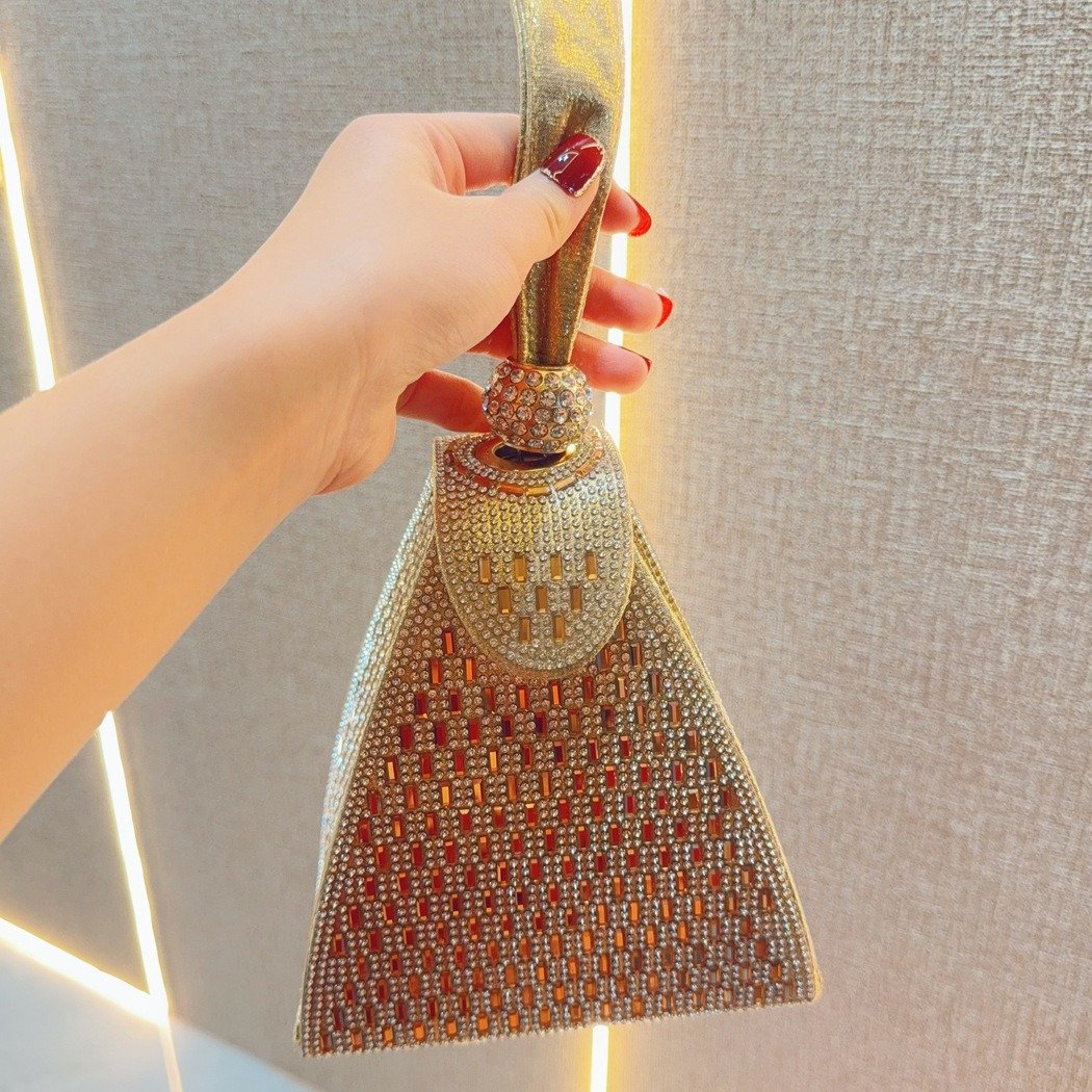 Women's Vintage Dinner Bag Personalized Triangle Bag Handbag Evening Bag