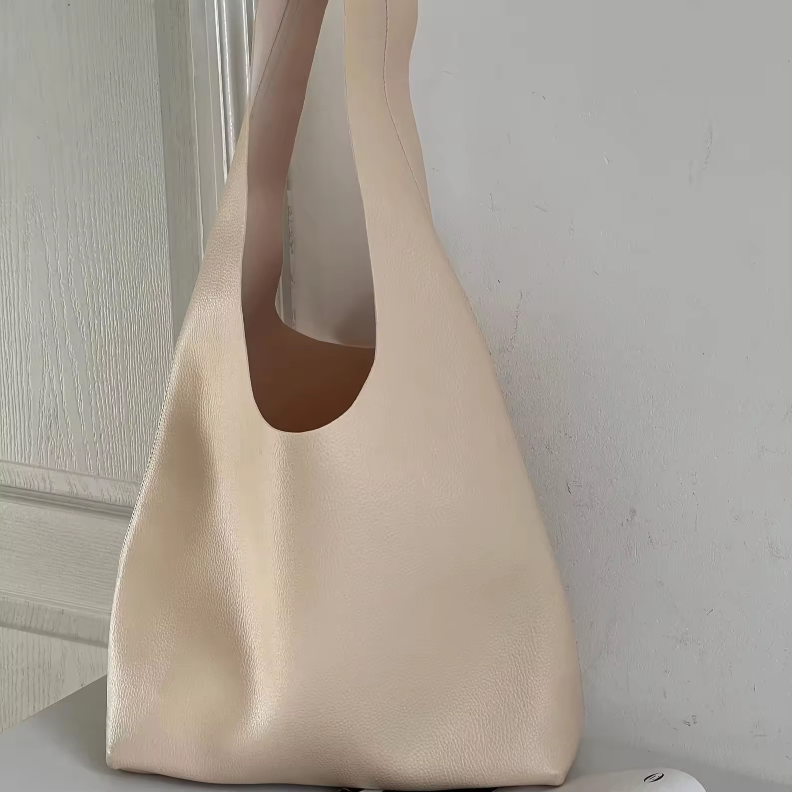 Large capacity Tote bag 2024 new Korean version of the senior sense of fashion trend of simple leisure hundred shoulder bag