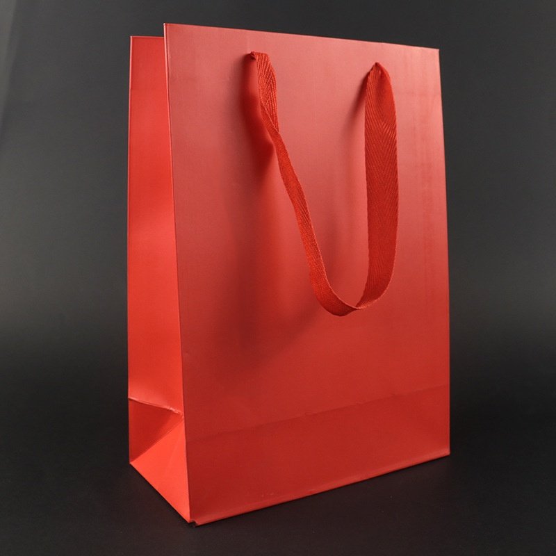 Wholesale High-Grade Red Paper Bag Festive Big Spot Design For Wedding Tote Gift Bag Breathable Red Wine Packing Bag
