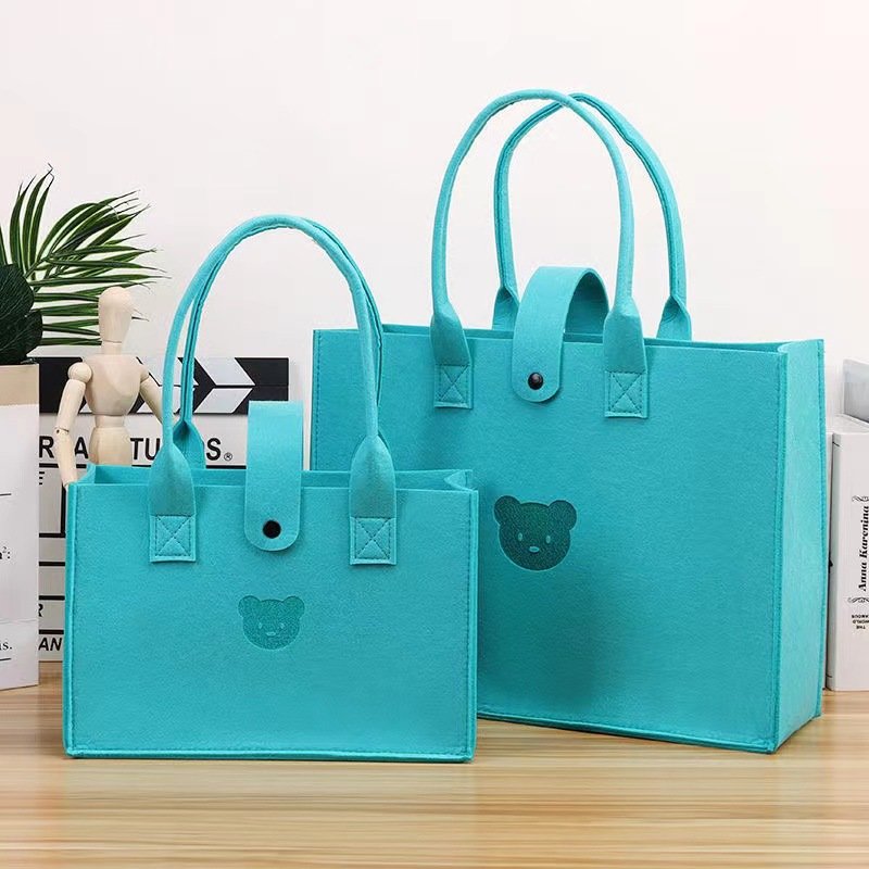 2024 New Felt handbag wholesale New cute cartoon bear simple solid color shopping bag printing large capacity totes
