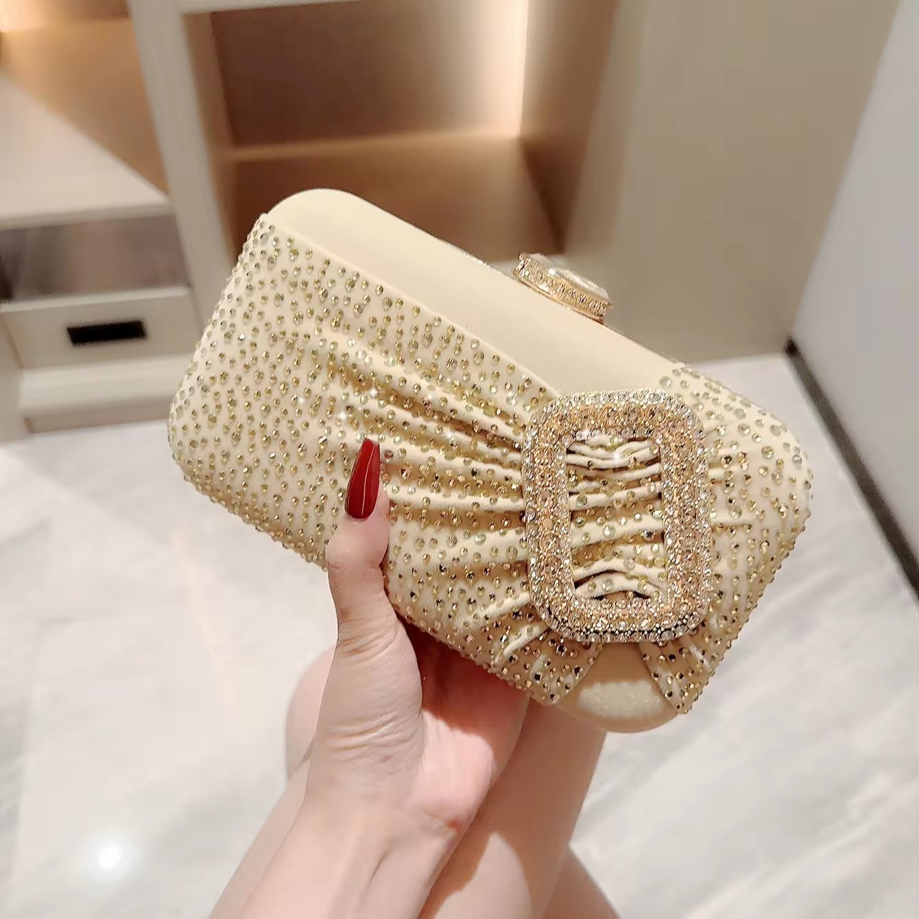 2024 Elegant Red Square Button Rhinestone Clutch Bag Single Strap Vintage Dress Style Handbag Female Party Dinner Evening Bags