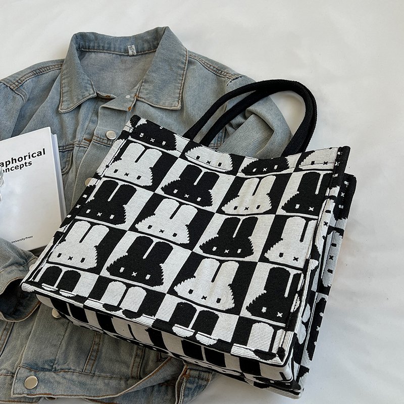 Polyester Tote Bag: A Chic and Practical Solution for Daily Life