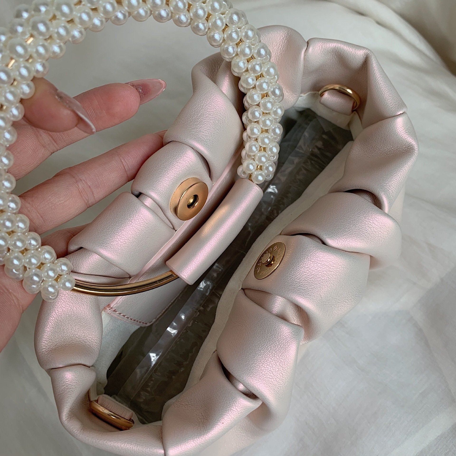 Wholesale Womens Handbags High Quality Trendy Luxury Lady Party Pearl Hand Bags Evening Clutch Women