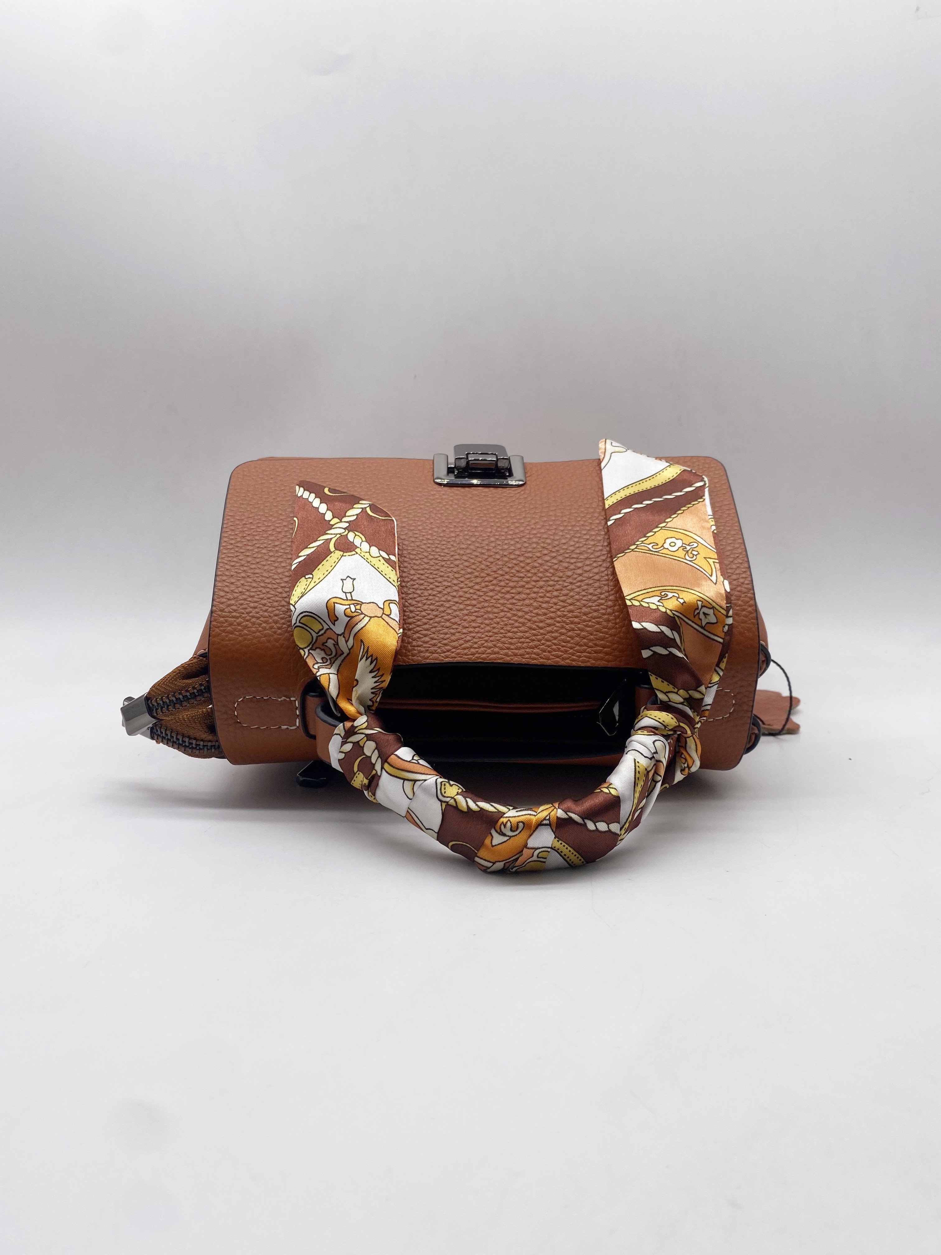 OEM Factory Direct Sales Korean Brown Genuine Leather Women Sling Shoulder Armpit Shopping Bags Evening Bag From China