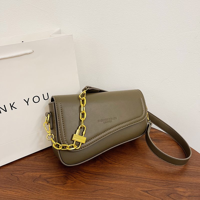 New design crossbody bag with chain with metal lock Fashion Trend PU Leather Retro Handbag Casual Messenger Evening Bag Girls