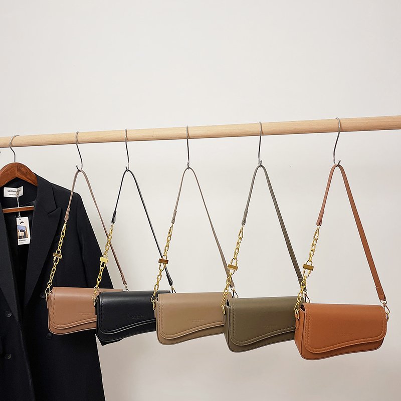 New design crossbody bag with chain with metal lock Fashion Trend PU Leather Retro Handbag Casual Messenger Evening Bag Girls
