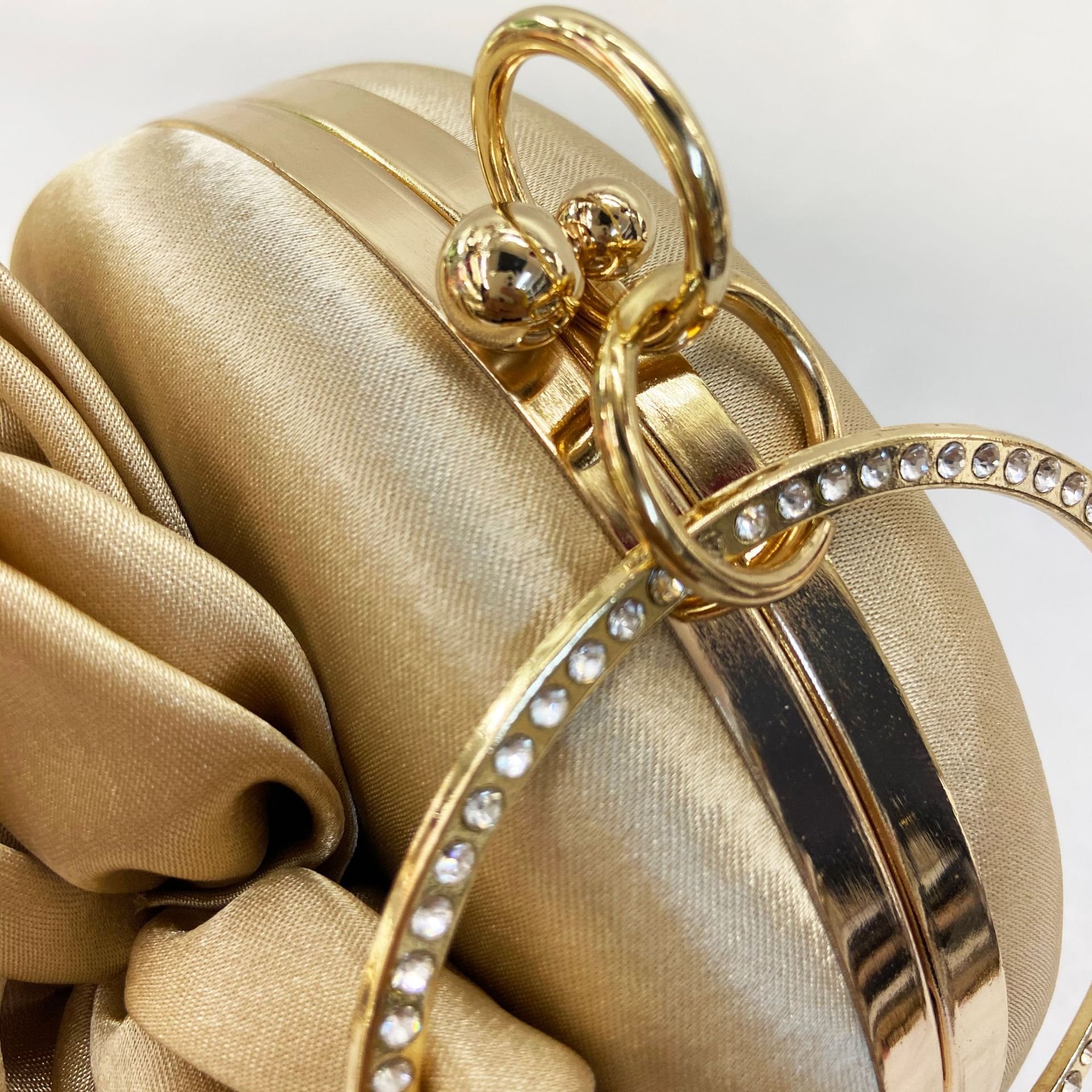 Women Retro Elegant Evening Bags Silk Flower Diamond Circle Banquet Handbags Purses Luxury Designer Beaded Crossbody Bags