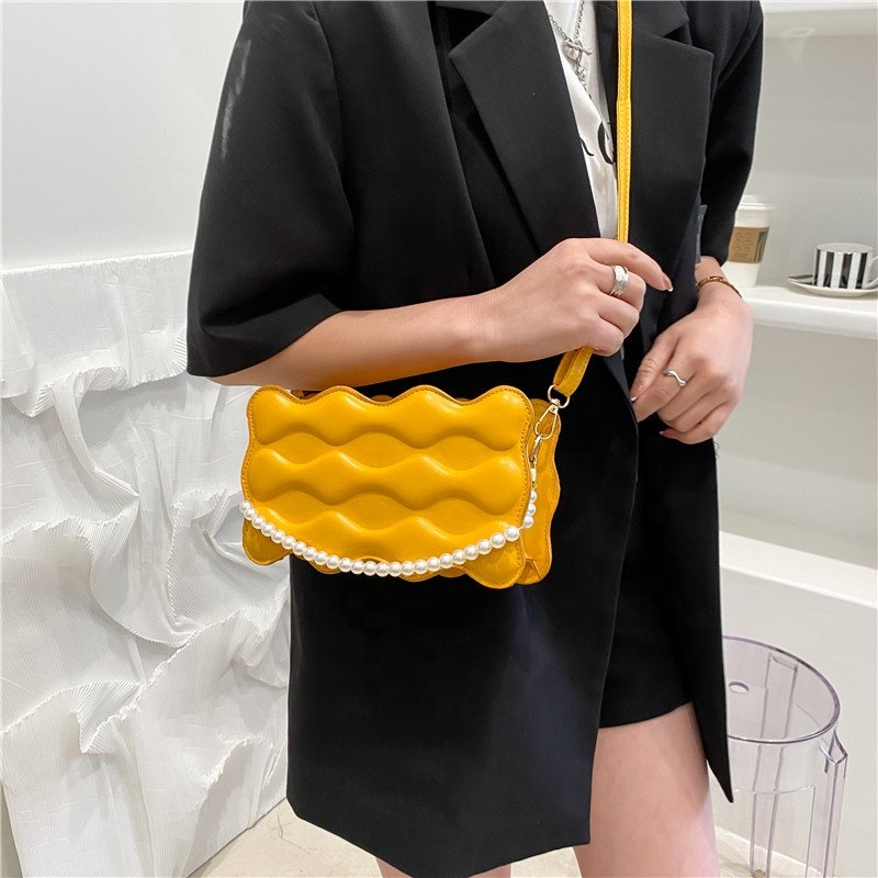 Bolsas Fashion Women's all-match handbags small chain messenger bag pearl bag PU leather ladies designer evening bag