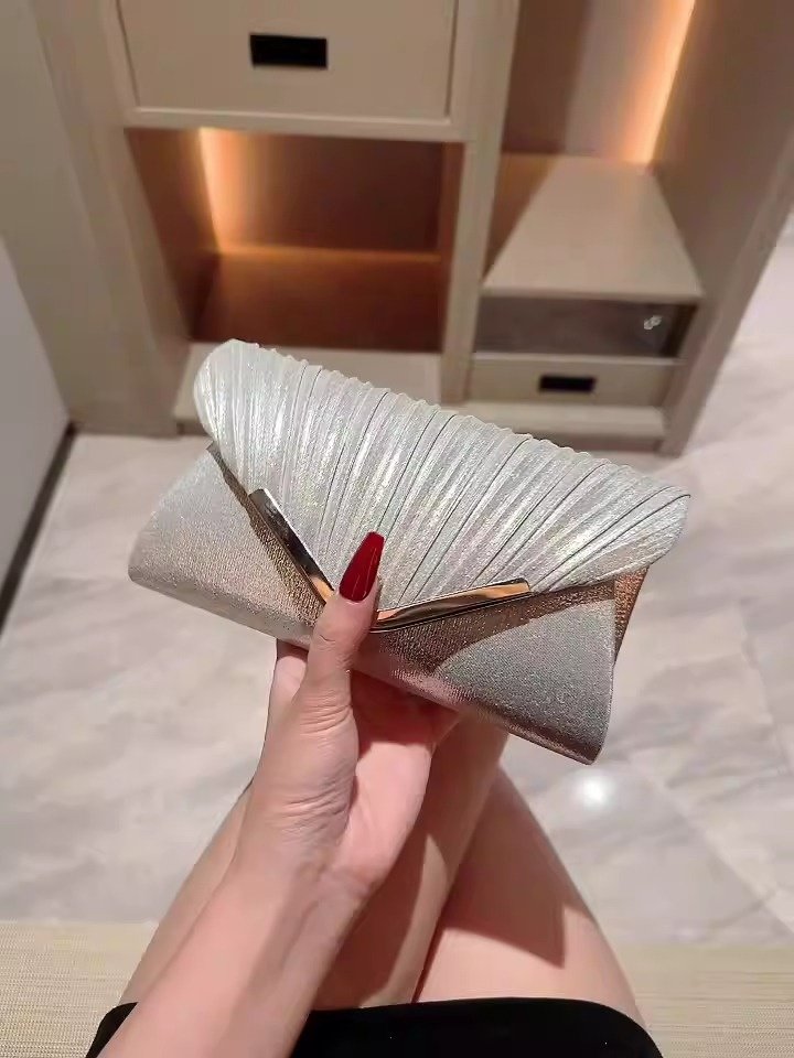 RB285 High-End Satin Evening Bag Luxury Pleated Envelope Clutch Crossbody for Ladies for Weddings and Parties