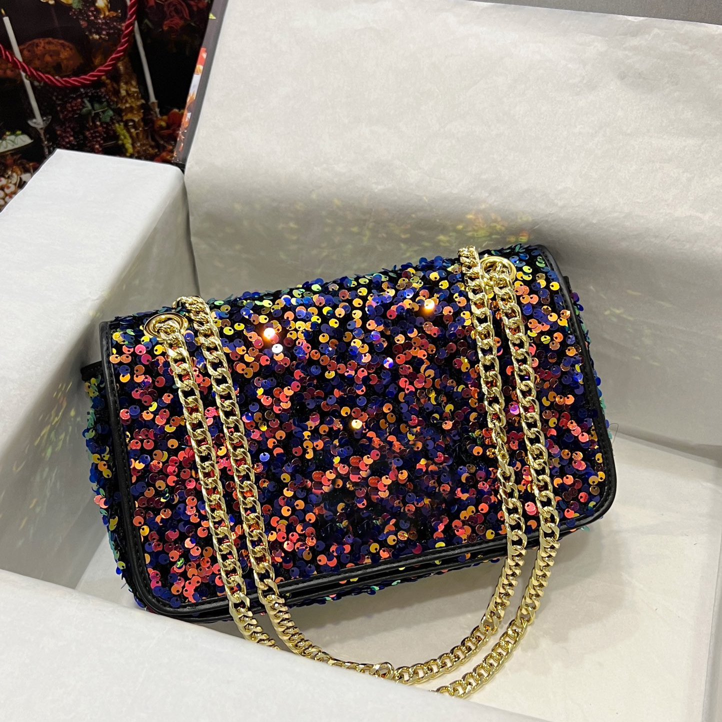2024 new luxury ladies evening bag shiny genuine leather sequin bag gold chain ladies designer bag