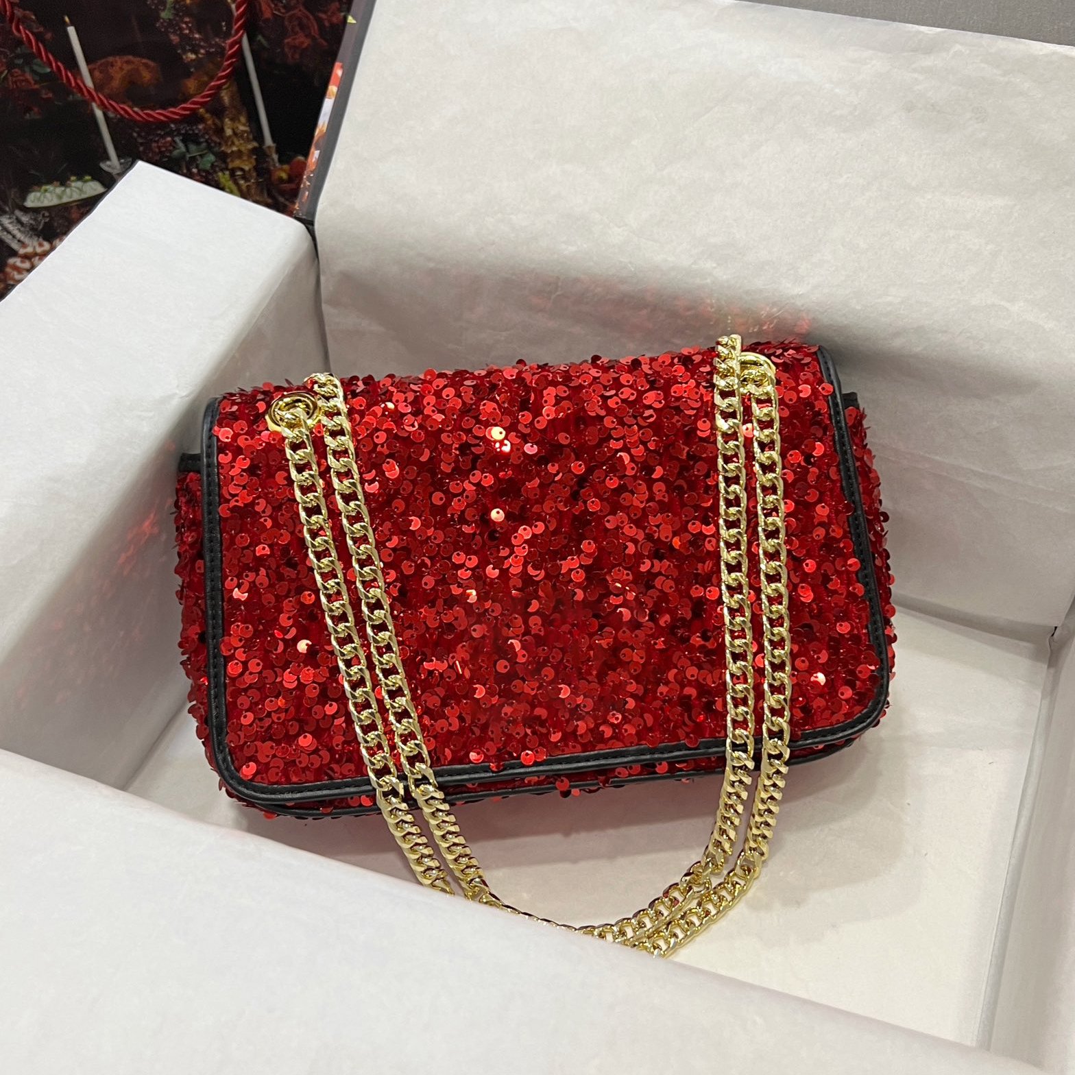 2024 new luxury ladies evening bag shiny genuine leather sequin bag gold chain ladies designer bag