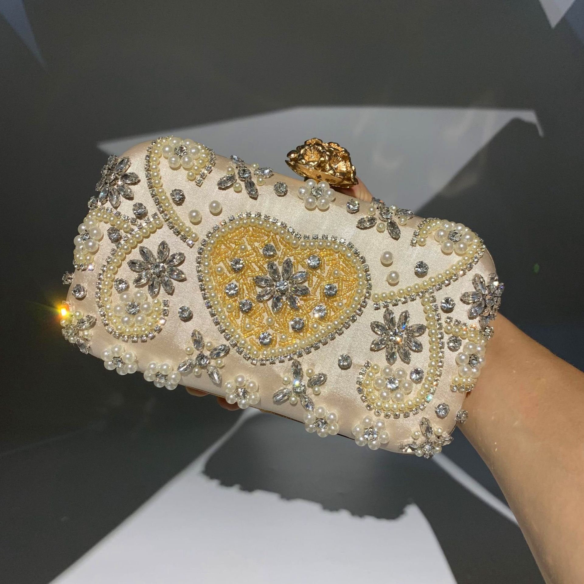 Wholesale Luxury Lady Diamond Flower Evening Bag Wristlets Wedding Party Bridal Clutch Purse Chain Shoulder Flower Evening Bags