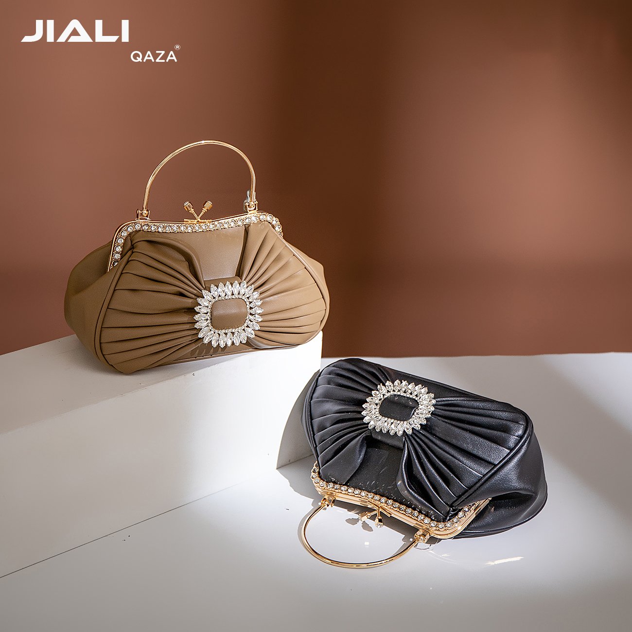 QAZA hot selling party luxury ladies hand bags 2023 new fashion trending Rhinestone design women evening bags casual sac soiree