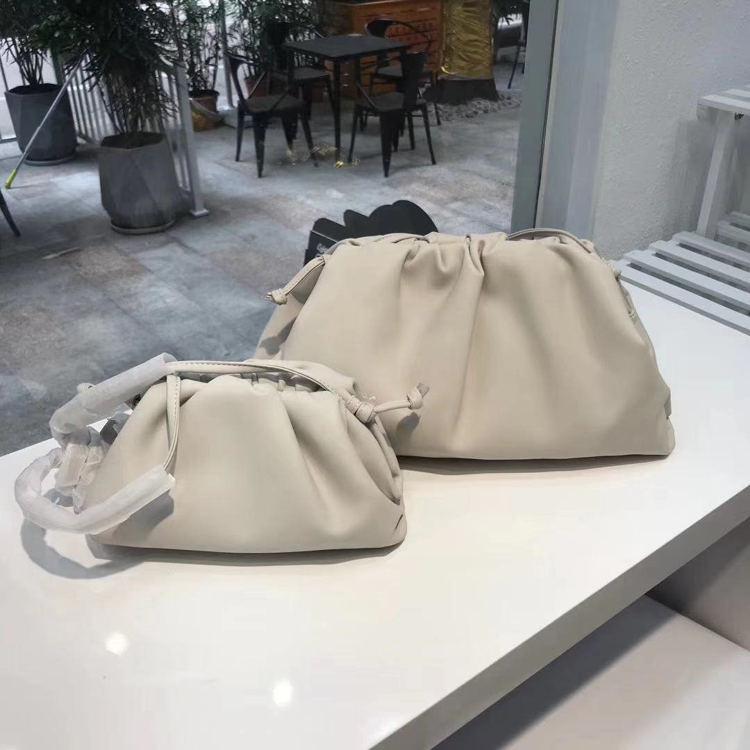 Fashion Top Sale Women Small Metallic Golden Pouch Silver Clutch Purse Trendy Ladies Evening Bag Purse With String Cloud Bag