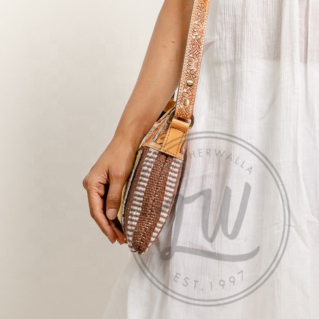 LW Leather bag Hot Selling Tooled Fur Leather Clutch Purse Wallets Attractive Leather Wristlet Clutch Women Designed Purse