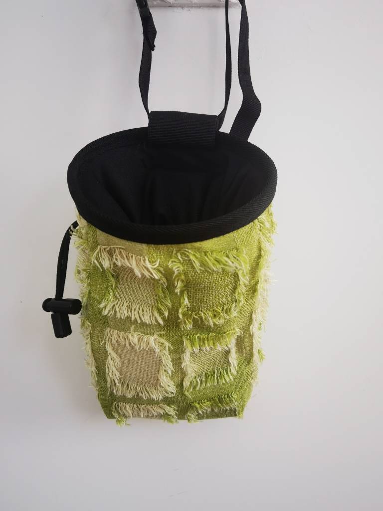 Climbing magnesium powder bag climbing powder bag can put magnesium powder ball magnesium powder pieces to send waistband training dog bags