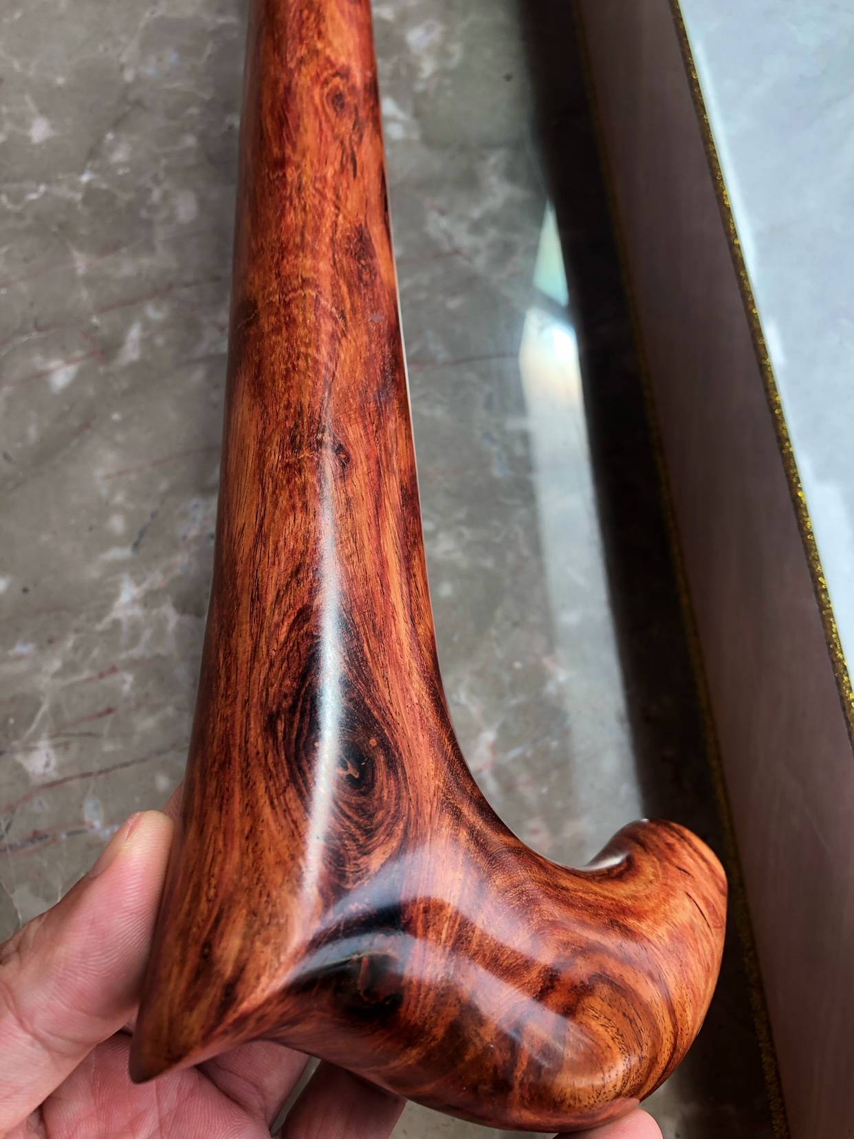 Hainan Huanghuali high -end mahogany cane integrated tiger pattern ghost face high -end text gift civilization stick round head cane
