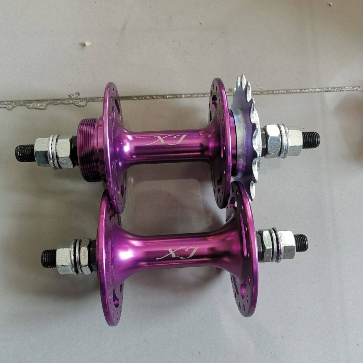 Purple (a pair of 32 holes in large ears)