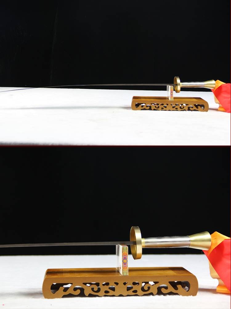 Martial arts routine stipulates that the soft knife China Martial Arts Championship competition, Shen Guanglong martial arts soft knife, no sheath without open blade