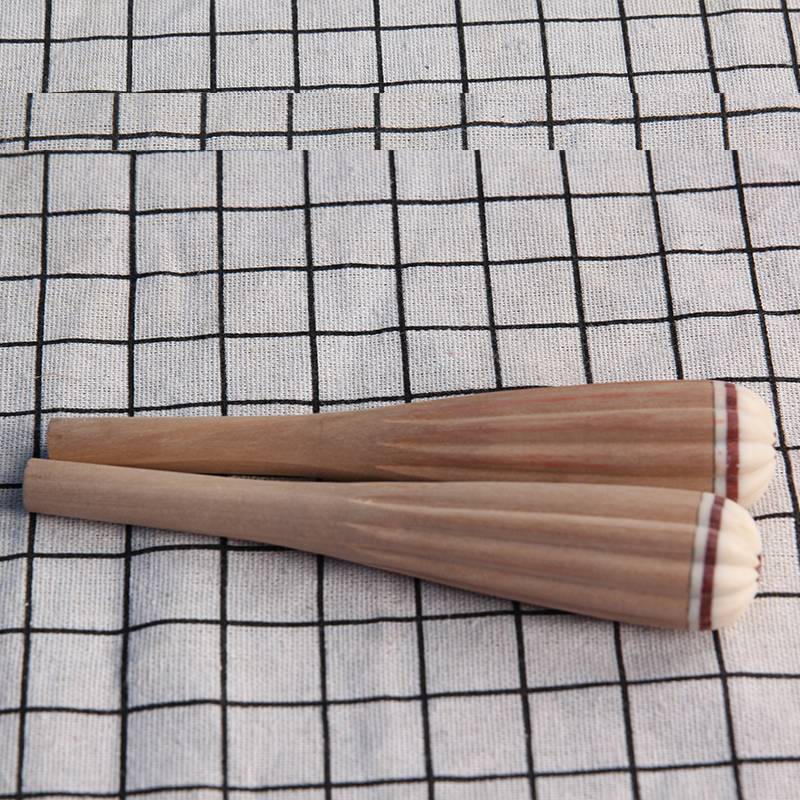 Hardwood adult pipa axis