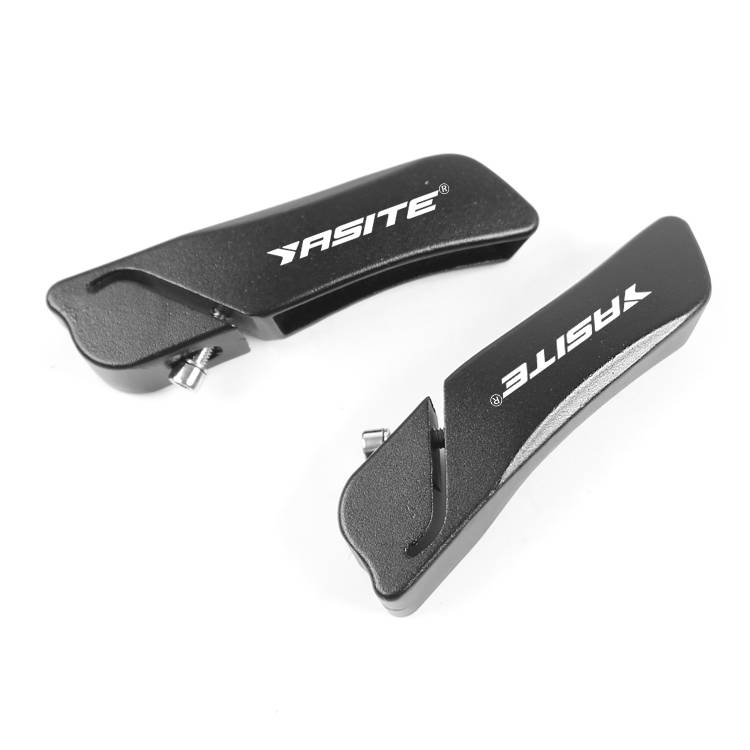 Square -shaped auxiliary black pair