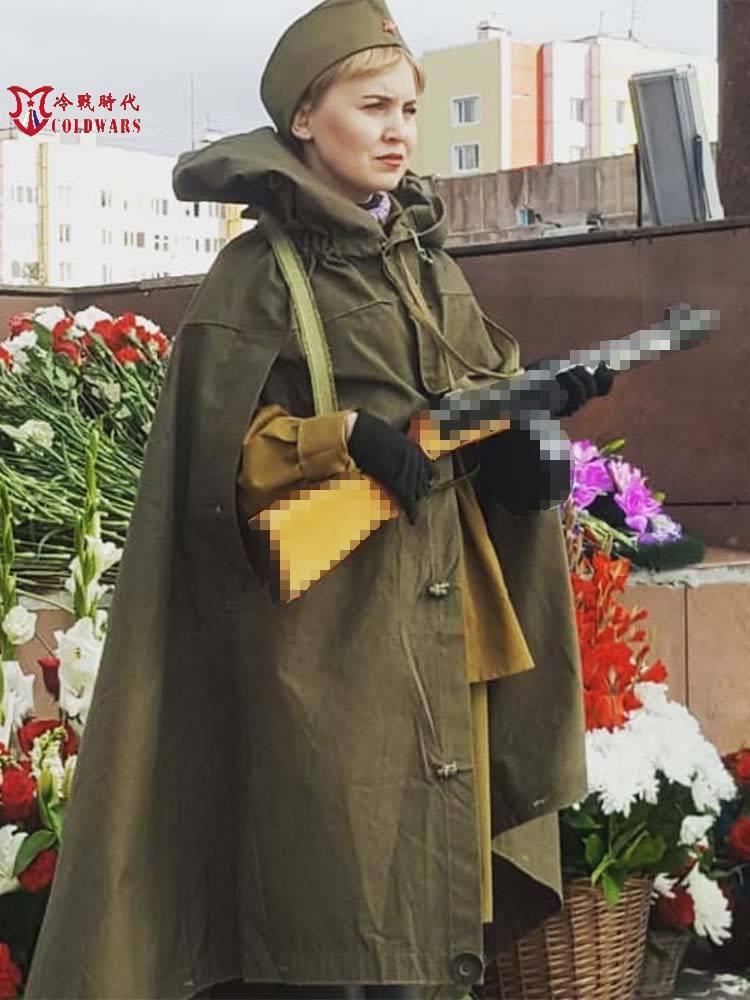 The Cold War directly enjoys the original Russian original Soviet Soviet Soviets M69 single -soldiers wild cloak tent cloth raincoat