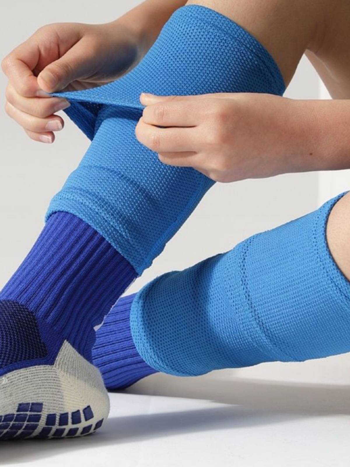 Football leg protection board sleeve double -layer with pocket adult children's socks, legs, fixed set plugs, protect the calf