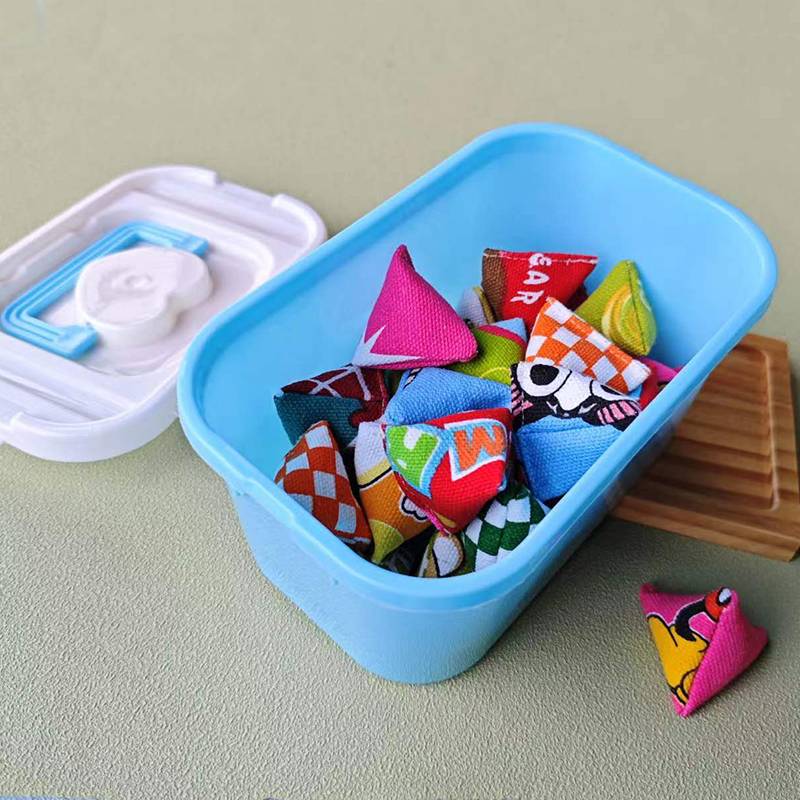 21 Triangle ❤ Free storage boxes