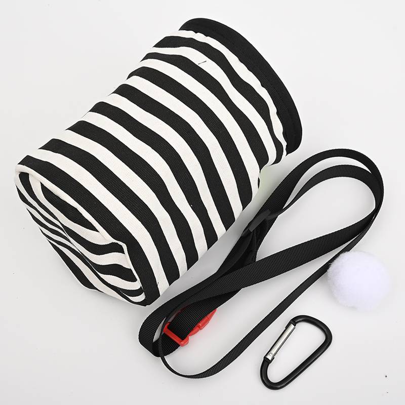 Black and white stripe