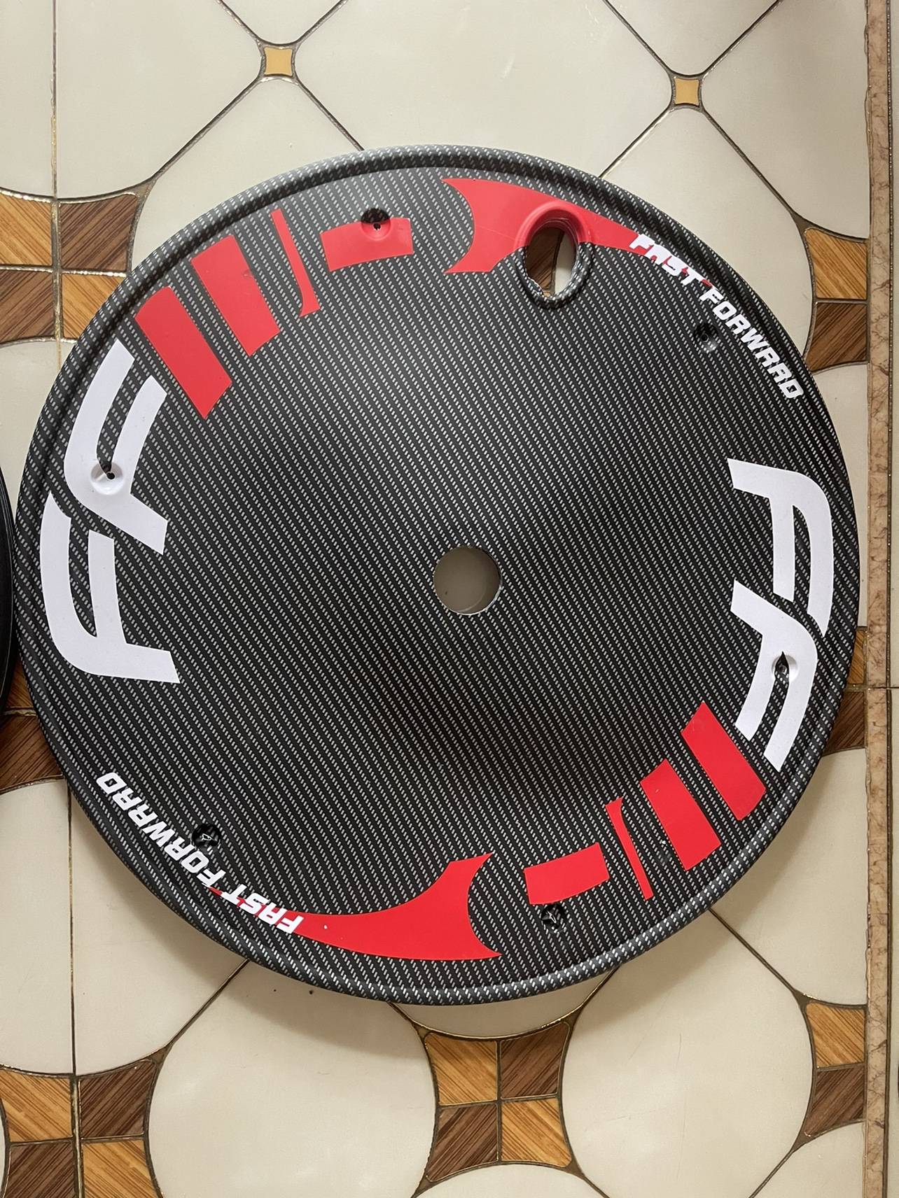 700C sealing the carbon foreign language, about 61 cm in diameter