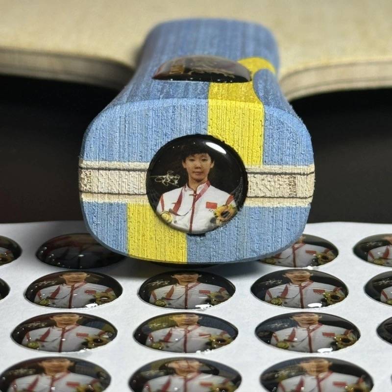 Wang Manyu's gold medal tail label
