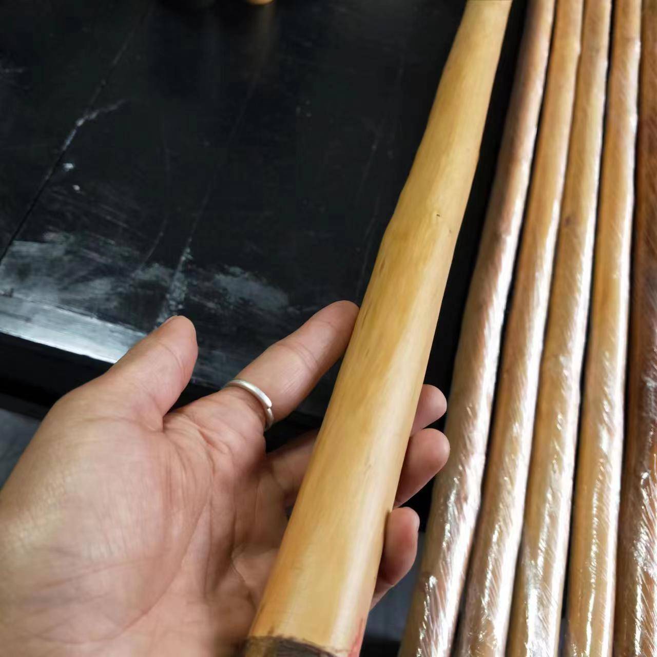 Northwest Qinling whip, red sister -in -law beef tendon, martial arts stick northwestern whip martial arts blossom red cow glutin