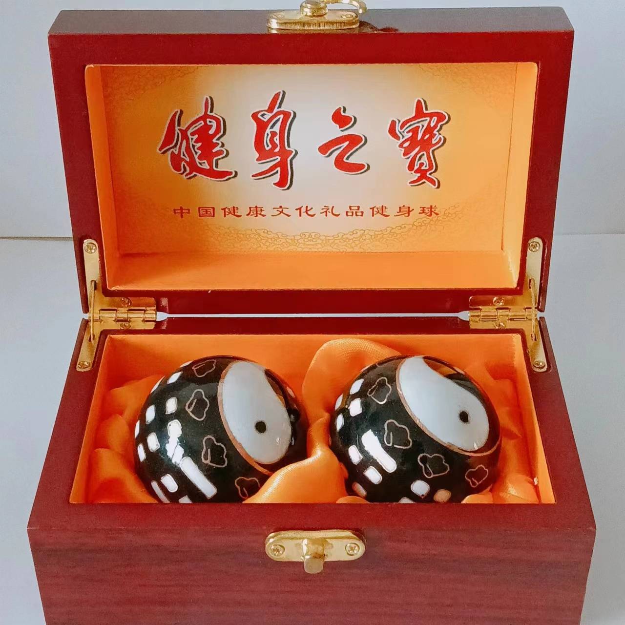 Ringtou Jingtai 52mm black gossip wooden box+cloth bag