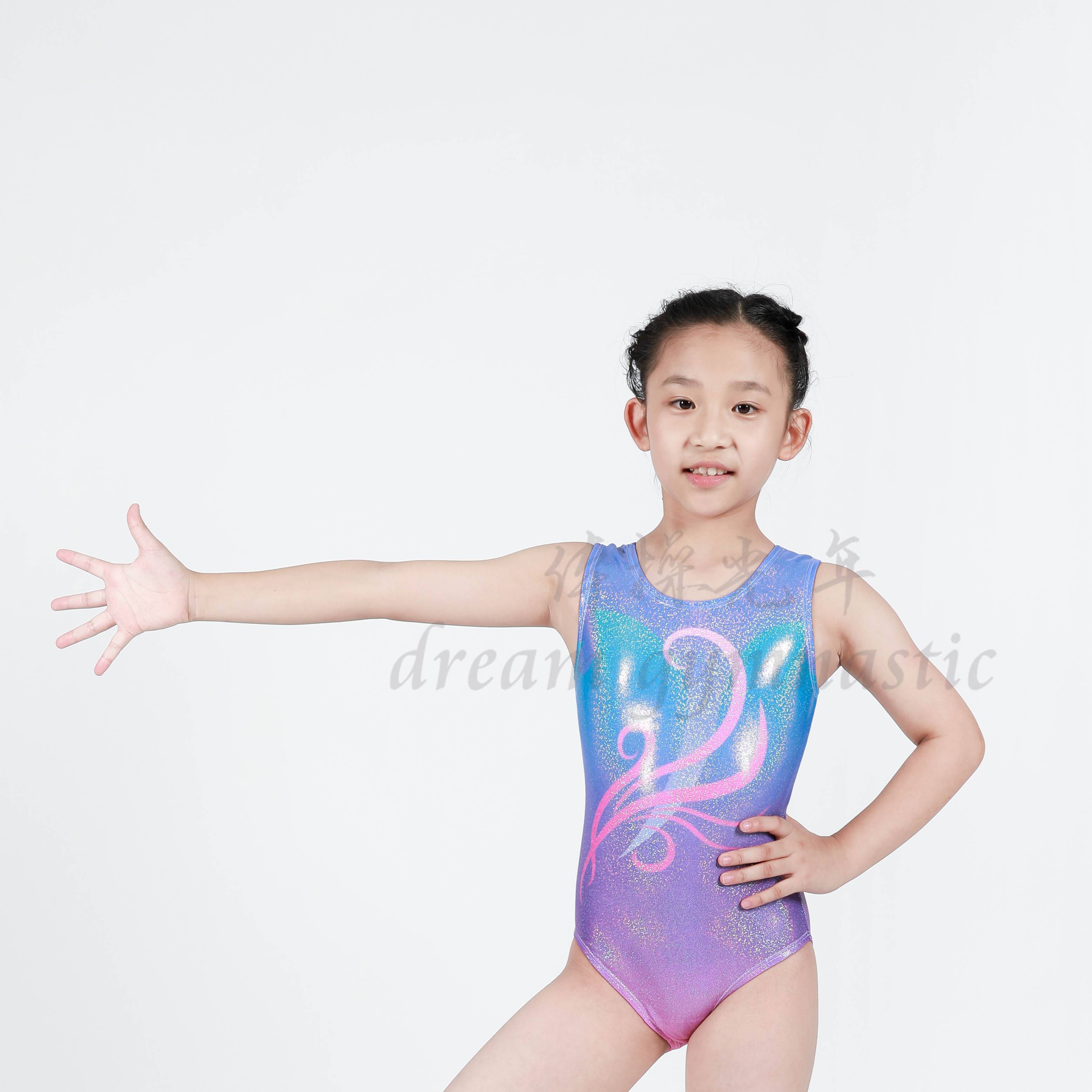 Gymnasium uniform training for girls
