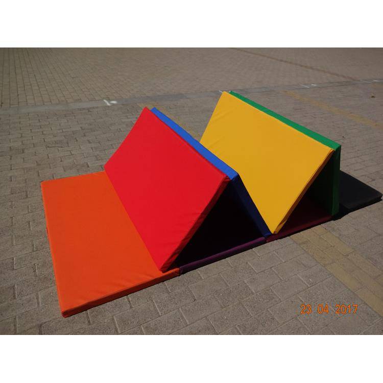 4 Folding gymnastics pad lying up lying on the cushion four folding dance practice pads 40 % off children's crawling sports cushion cavernous pad