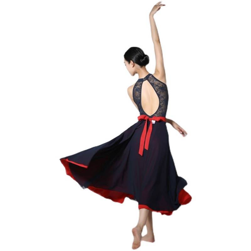 Dancegor Ballet shows the gymnasium gymnasium trainer for the trophies