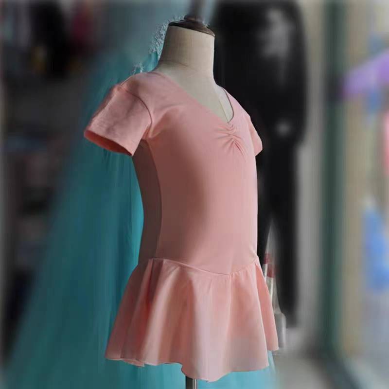 It's like Sansha's baby ballet, cotton short-sleeves, tweeds, tweezers