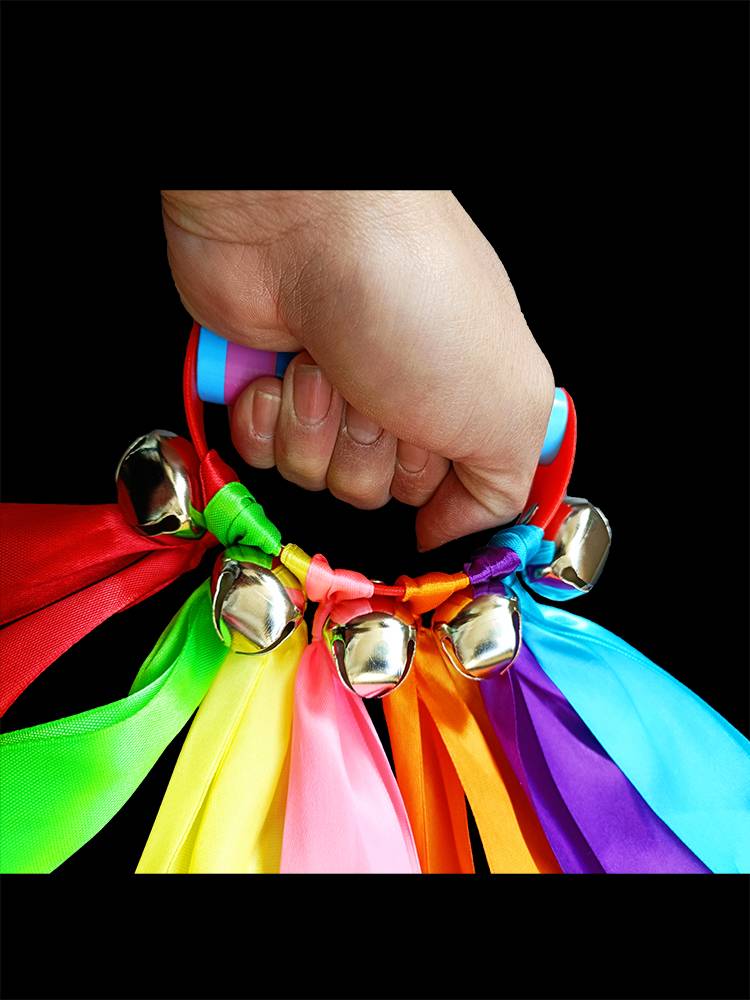 The gymnastics ring the rainbow bell at the early-morning lightweight primary school children's lottery prop