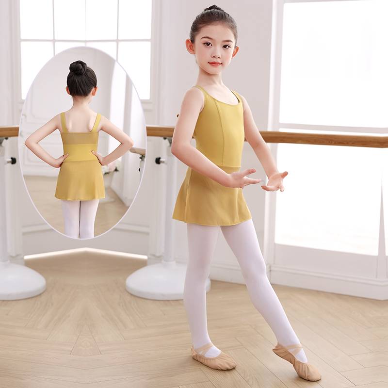 Summer children ' s ballets, broad-banded thongs, and young children ' s thongs, dances, gymnastics for girls in tact
