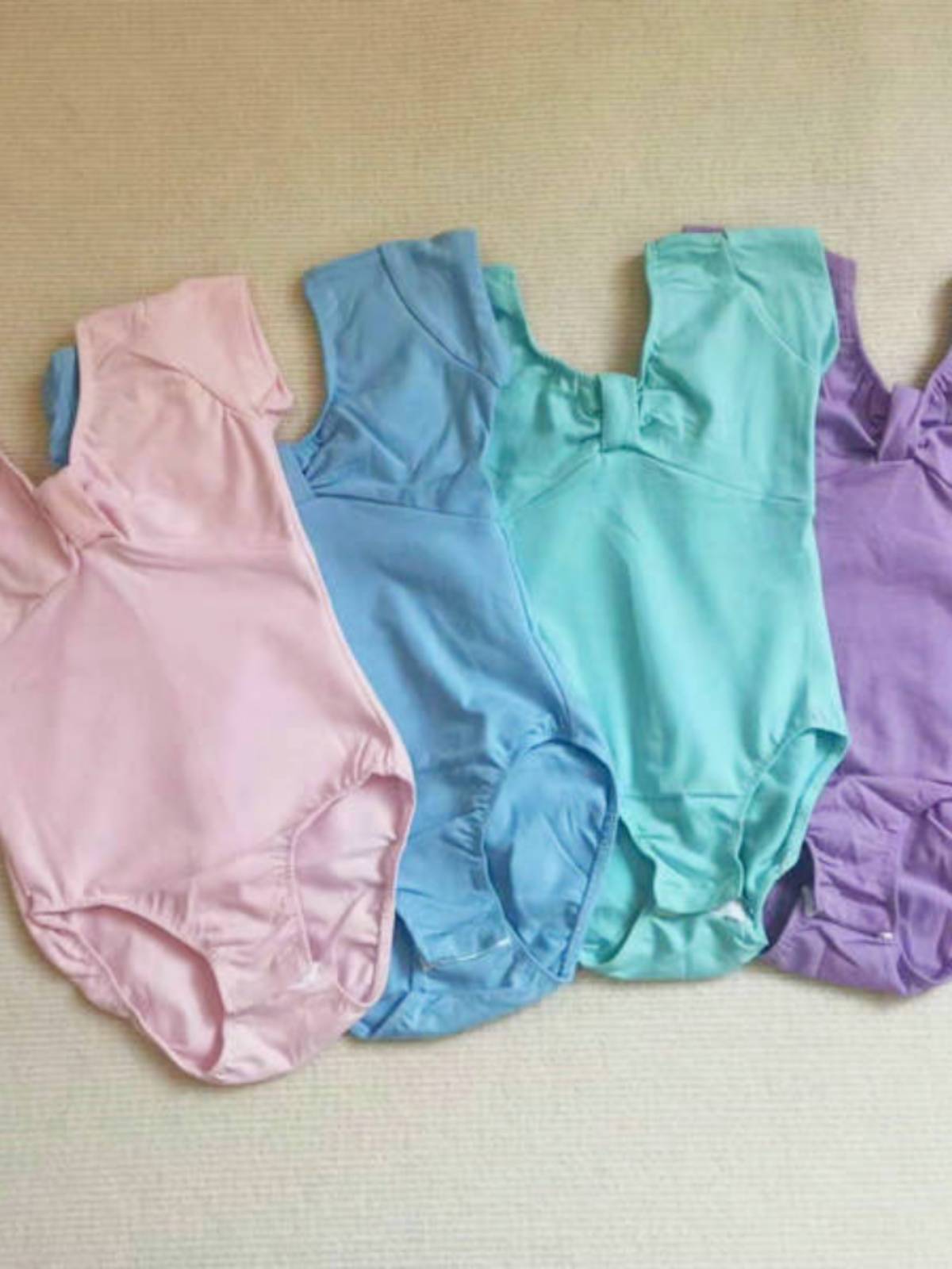 Sold children's short-sleeve dances, dances, dances, dances..