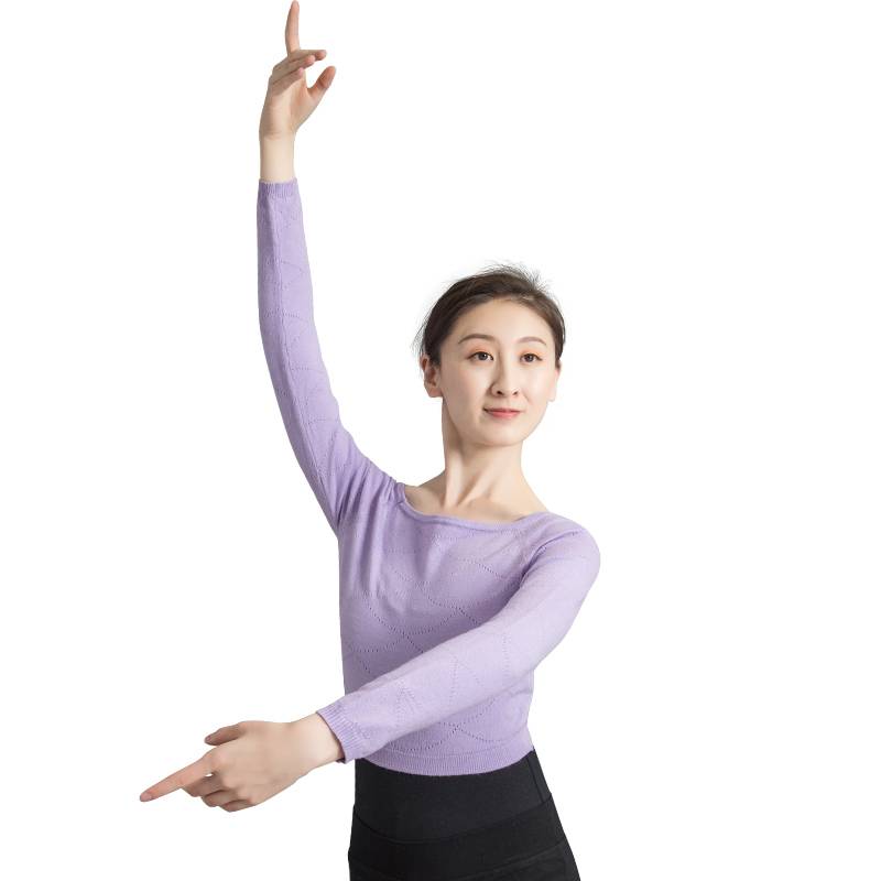 The ballerina choreographer knitted in the autumn and winter and trained in the body gym