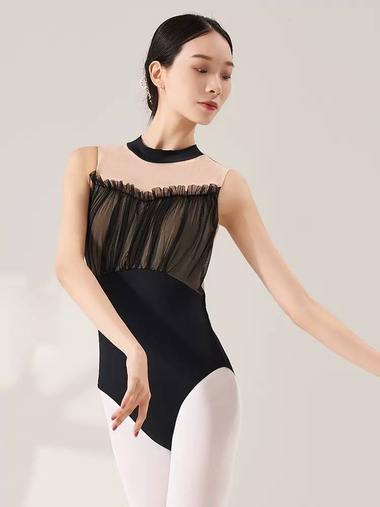 The ballerina dance dress has a sarcasm lined up to the high tungsten body