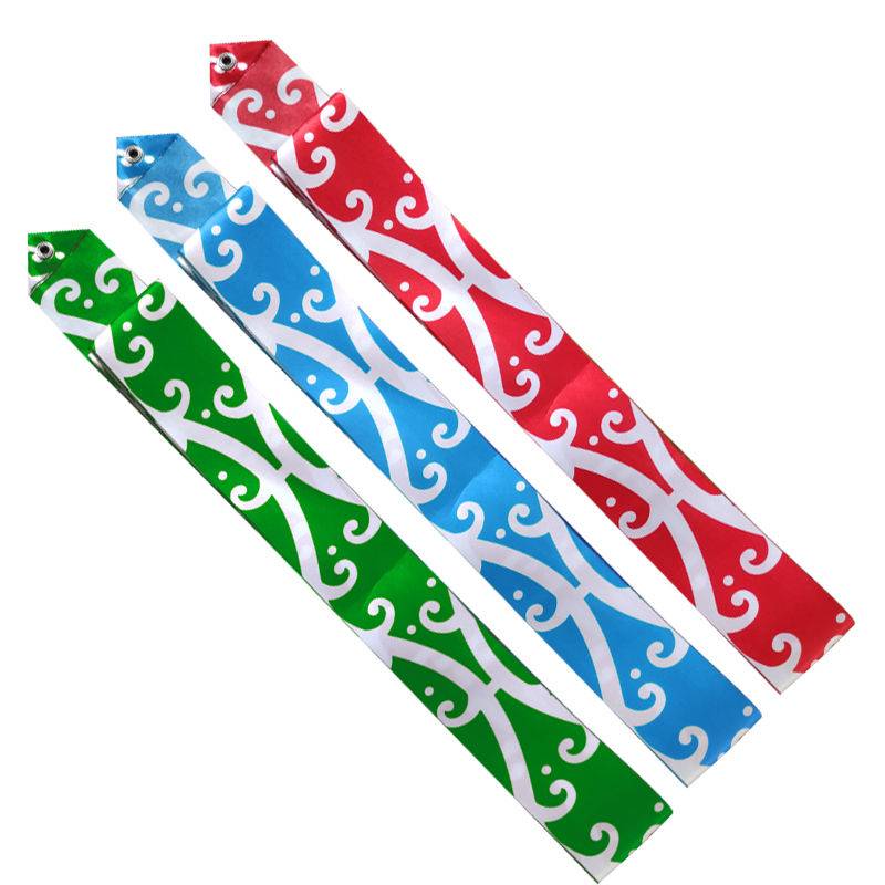 Color belts up a six-metre tweezer