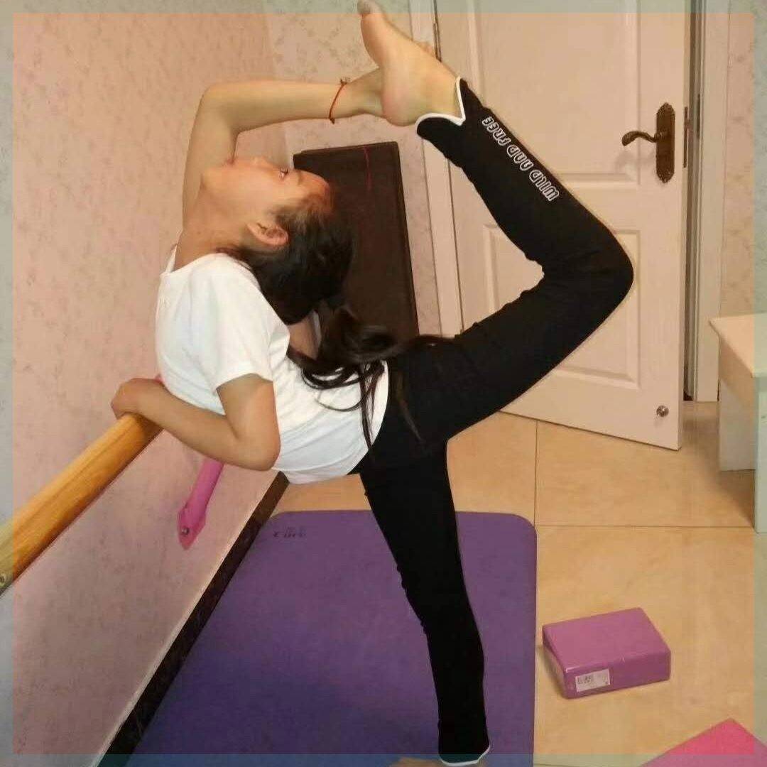 A single double-bar on the basics of the leg pole